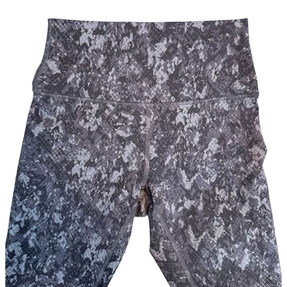 Lululemon Women's Snakeskin Pull-On Nulu Align Leggings Camo Lunar Rock Size 6 - Picture 5 of 9